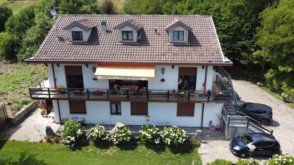 Villa immersa nel verde a Lanzo d'Intelvi - Housity