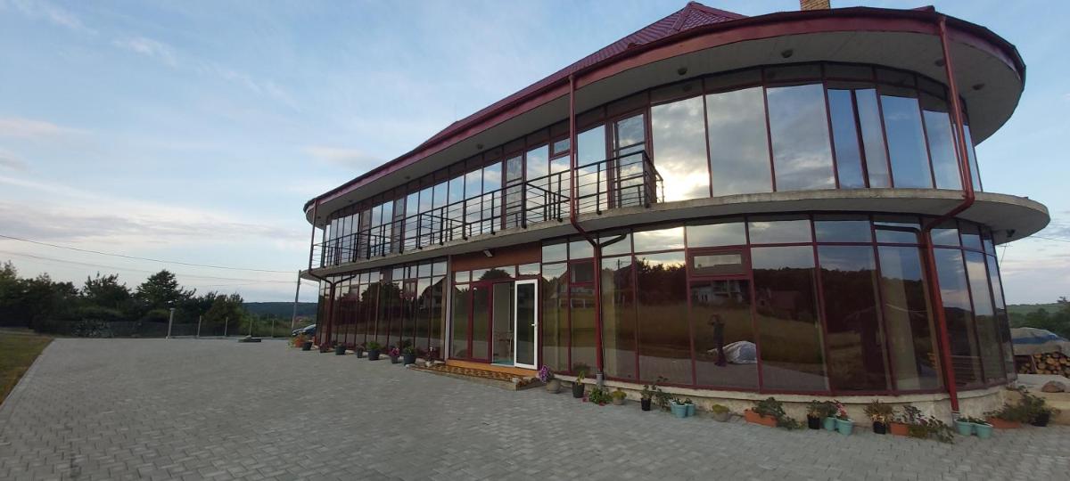 Vila Dragomirna - Housity