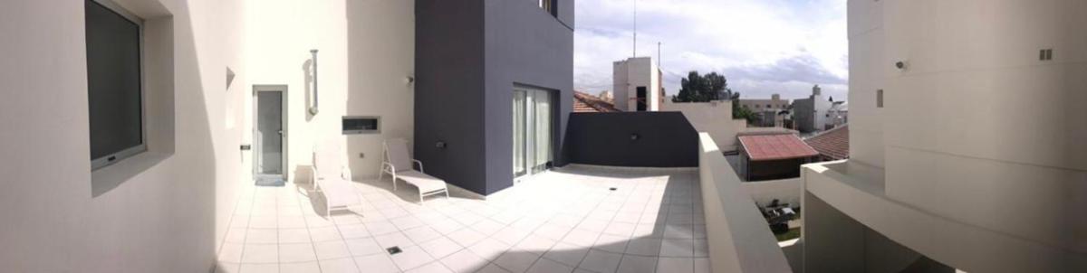 Amplio departamento moderno con excelente ubicación! - Housity