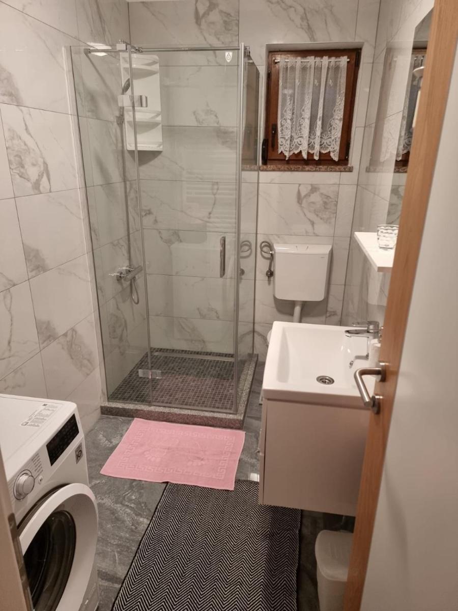 Apartment Anida - Housity