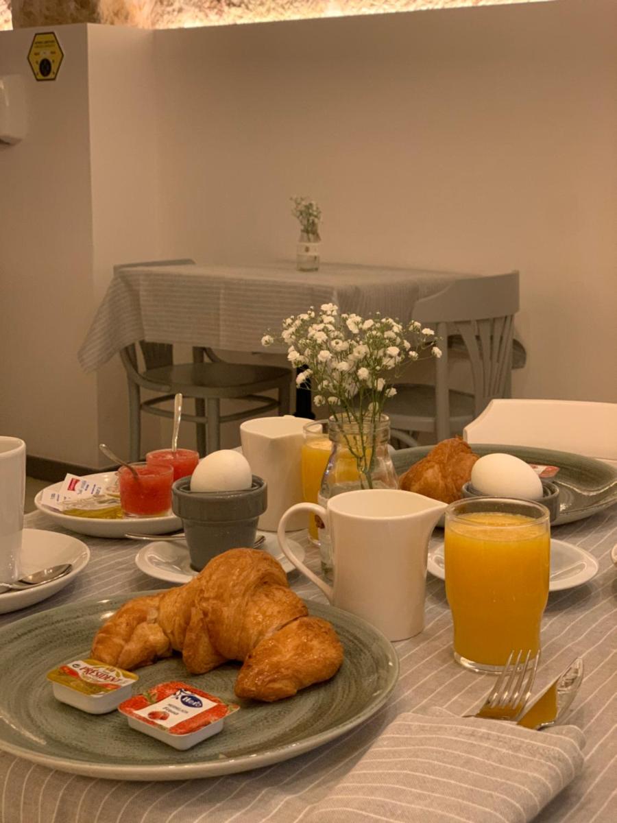 Comida en o cerca de este hotel