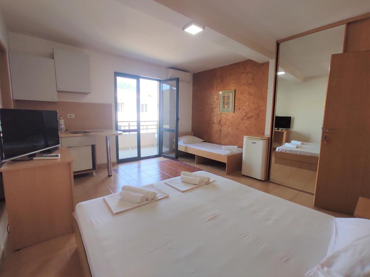 Apartments Mare Budva - Housity