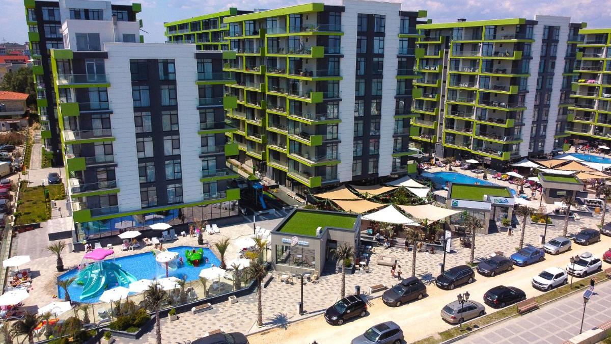 PROMENADA Apartments Beach Resort Mamaia Nord - Housity