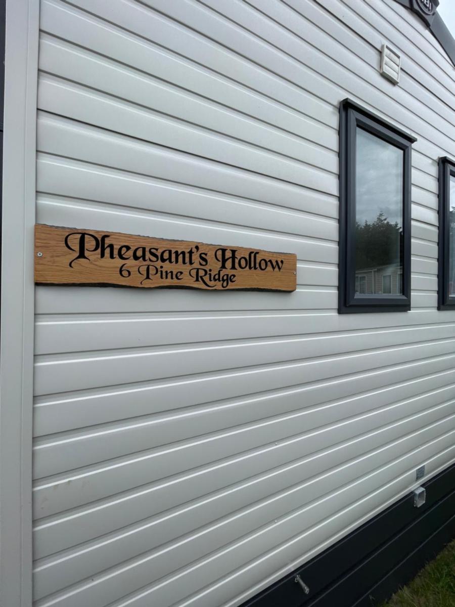 Pheasant's Hollow - 2 bed hot tub lodge with free golf, NO BUGGY - Housity