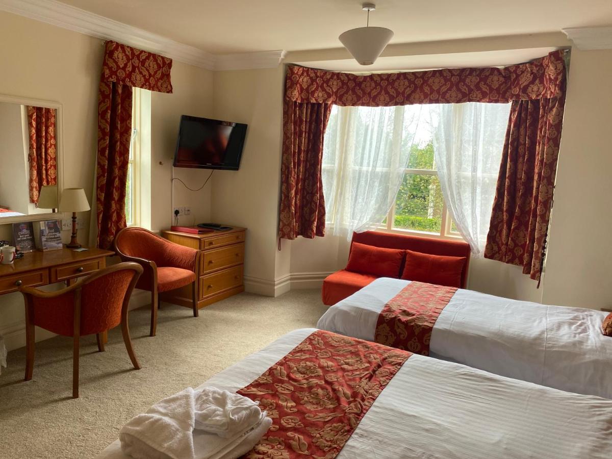 Farnley Tower Guesthouse - Housity