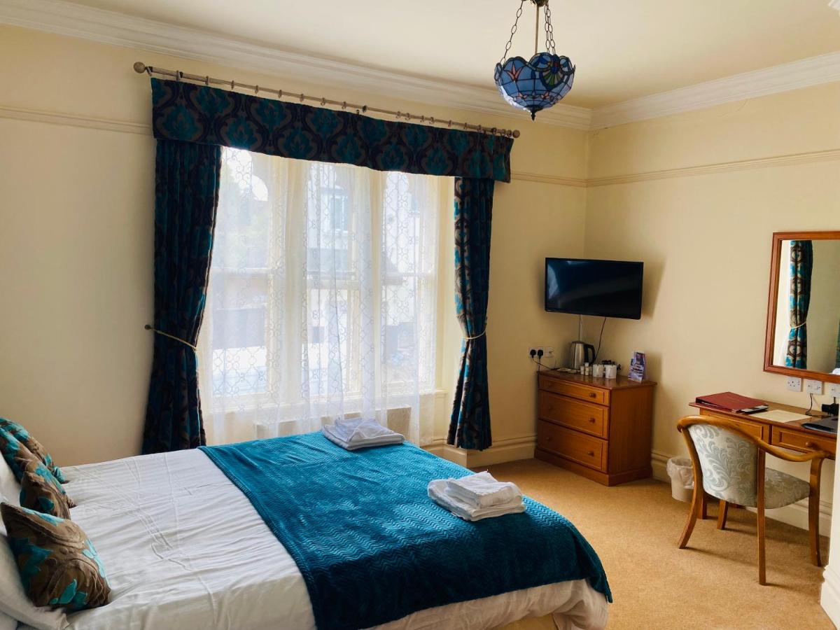 Farnley Tower Guesthouse - Housity