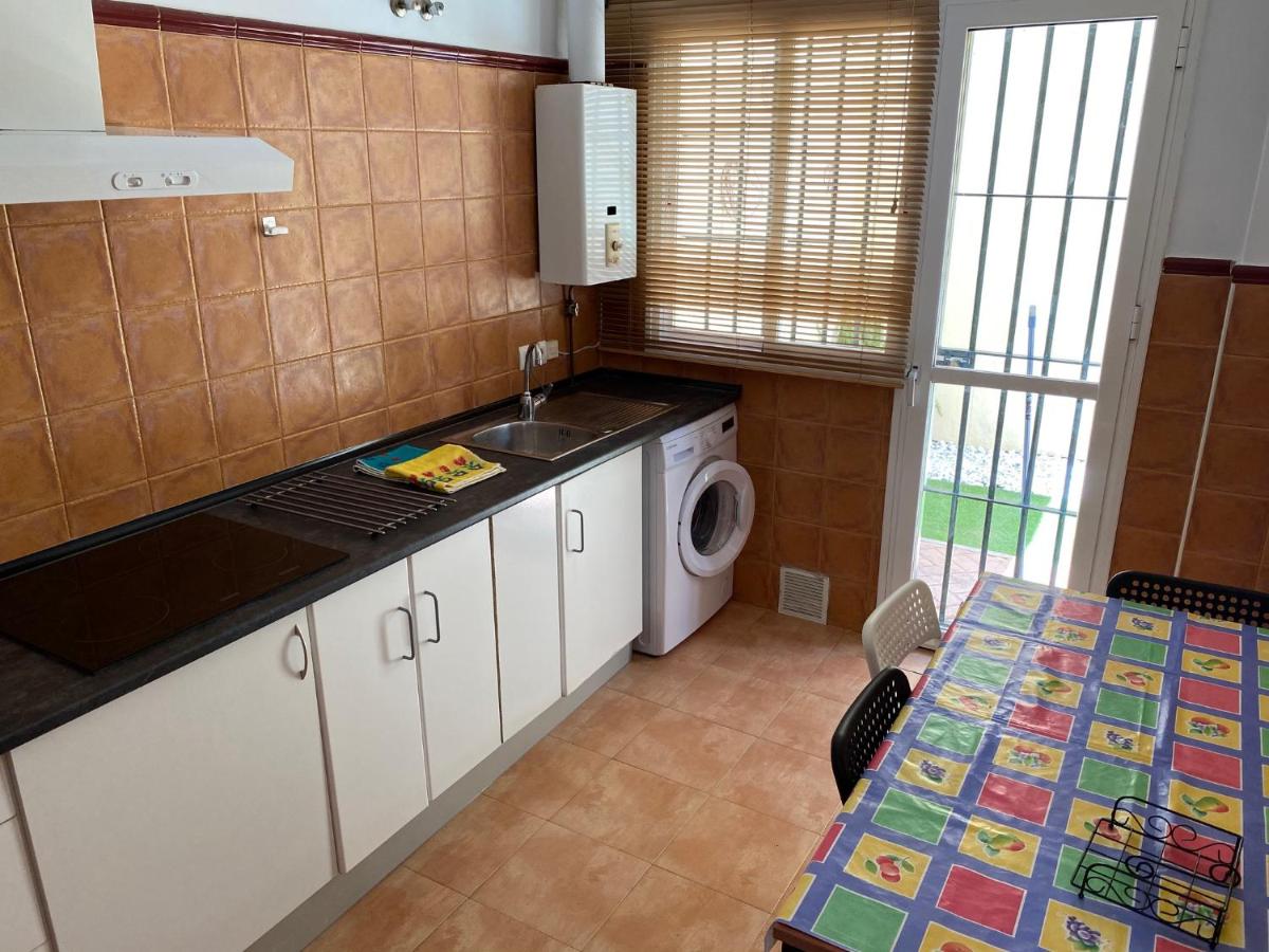 Sevilla Saltera casa RURAL cerca centro de Sevilla Familiar - Trabajo - Wifi - Housity
