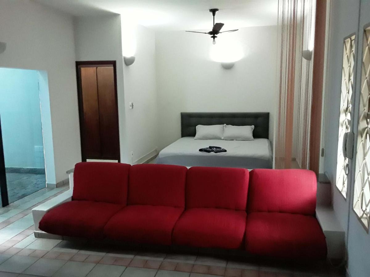 Casa próximo à UNIUBE, Aeroporto e hospitais - Até 05 pessoas - Housity