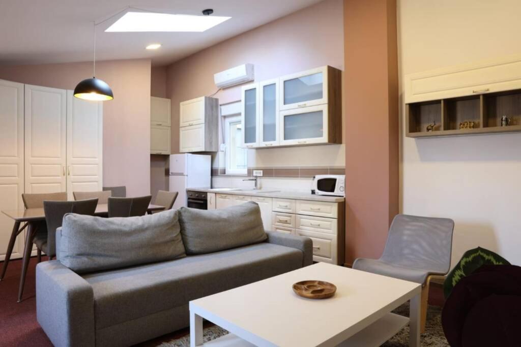 Belgrade Center Apartment Nusiceva - Housity
