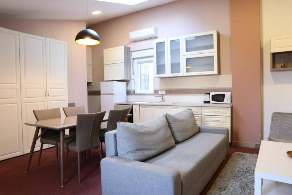 Belgrade Center Apartment Nusiceva - Housity