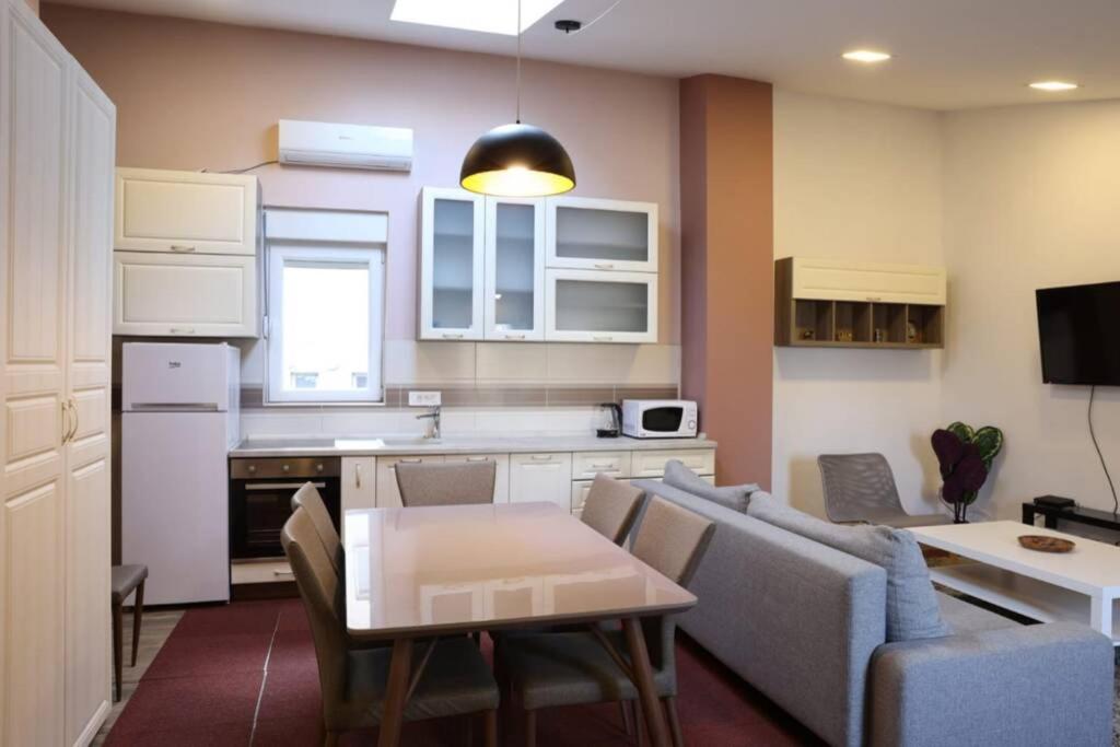 Belgrade Center Apartment Nusiceva - Housity