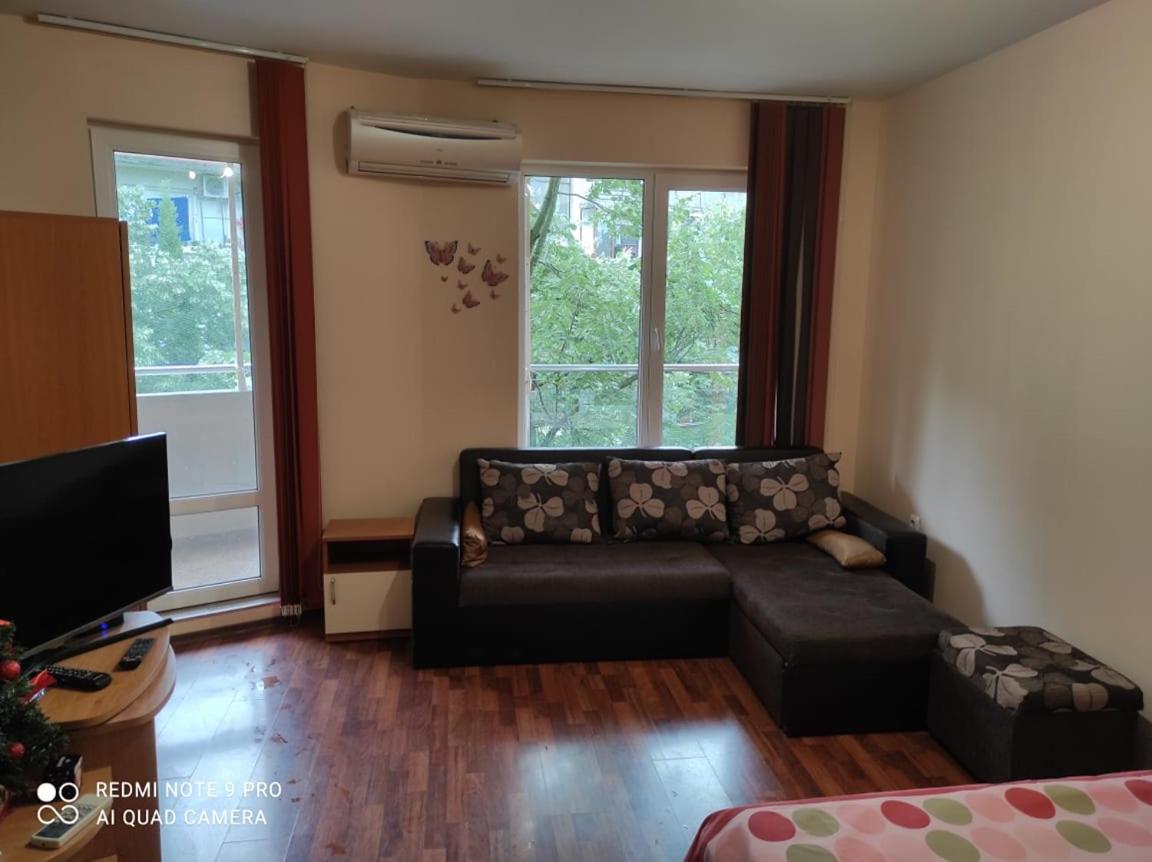 Suitetrails - Lazur Burgas Apartment