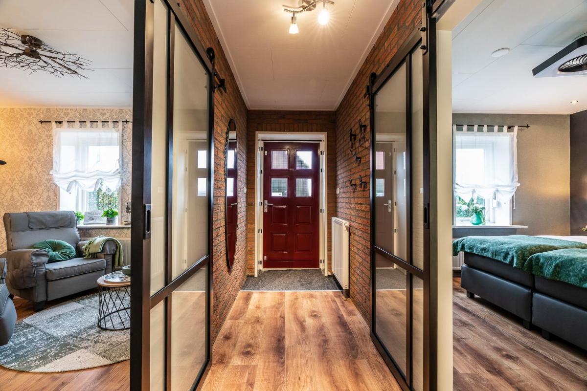 B&B Poort van Westerwolde privé appartement met terras op zuiden - Housity