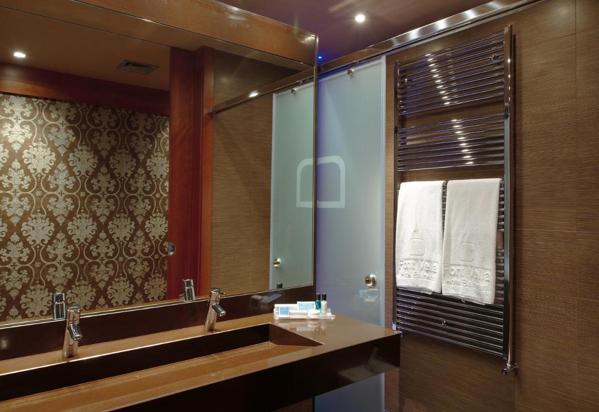Un baño de Balneario Font Vella- Adults Only