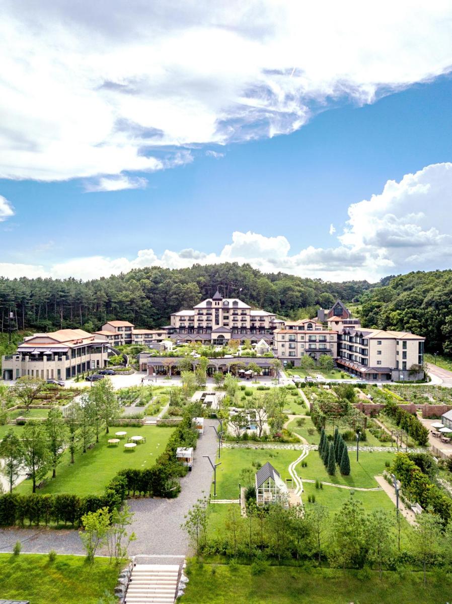 Eden Paradise Hotel - Housity