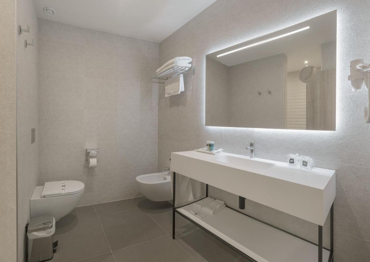 Un baño de RH Bayren Hotel & Spa 4* Sup