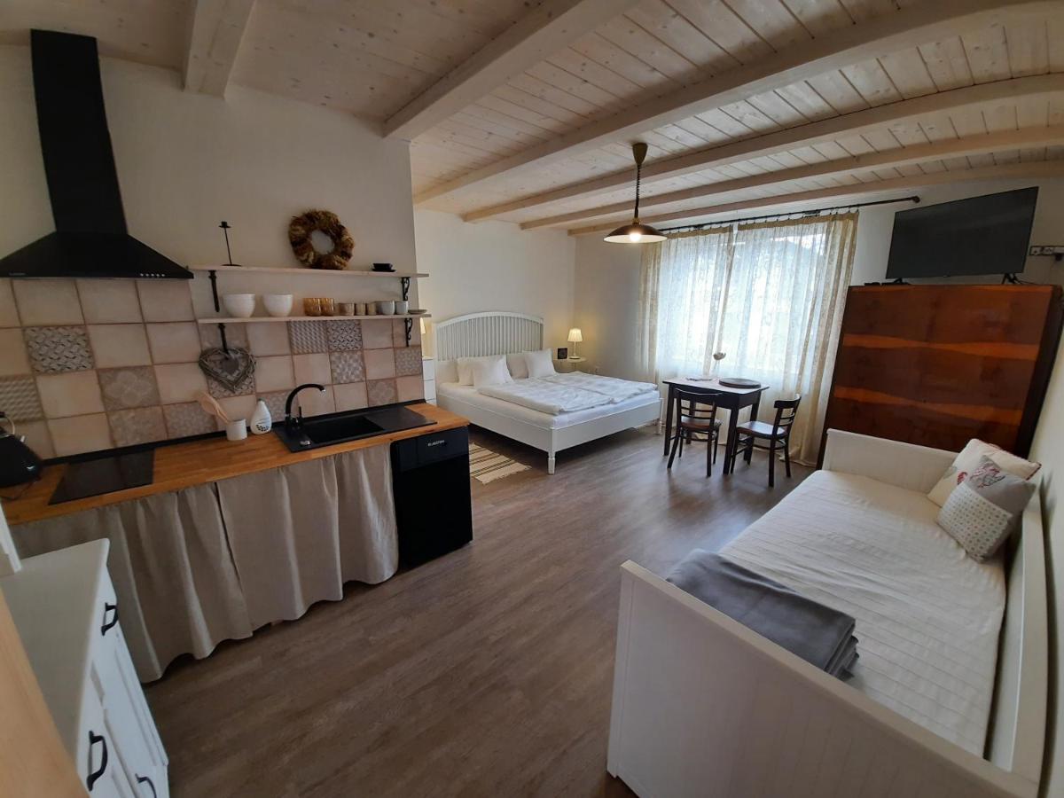Apartmány pri kostole - Housity