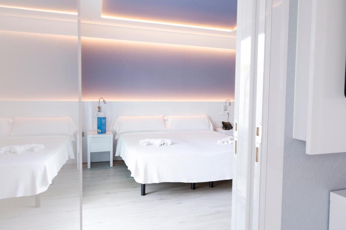 Cama o camas de una habitación en Masd Mediterraneo Hotel Apartamentos Spa