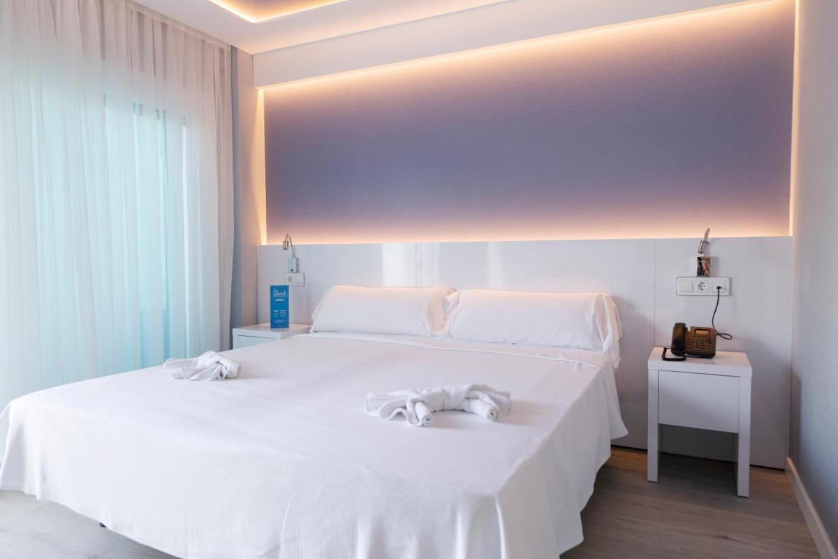 Cama o camas de una habitación en Masd Mediterraneo Hotel Apartamentos Spa