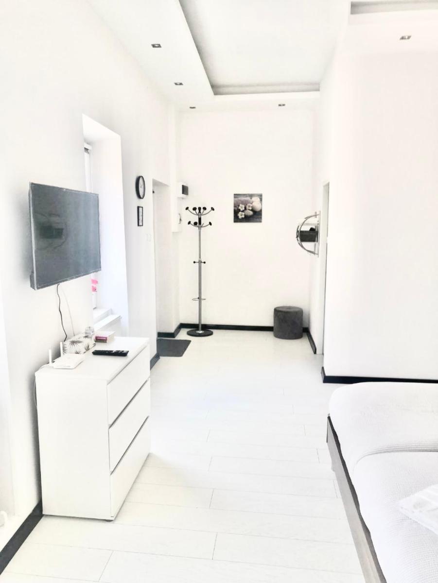 SMART GuestHouse - Housity