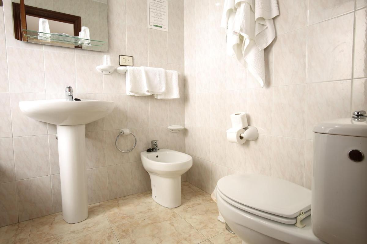 Hostal San Roque - Housity