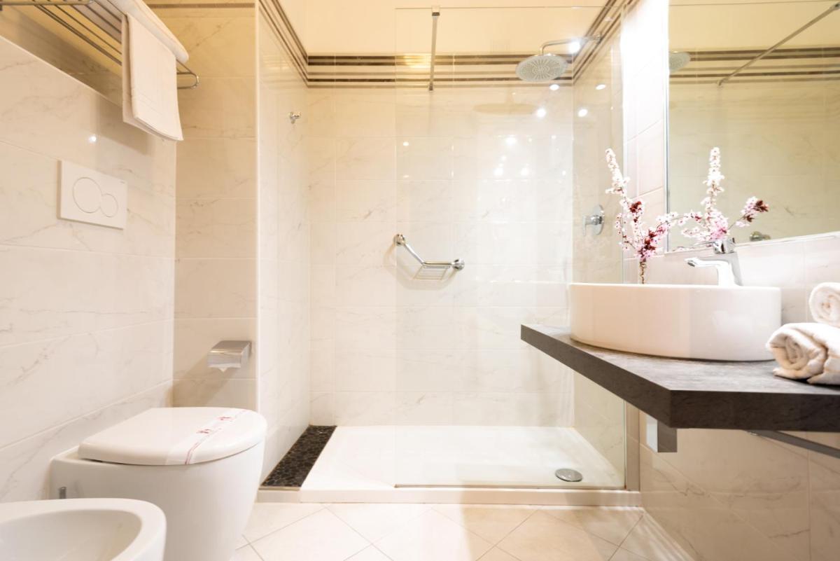 Hotel Castello Artemide Congressi - Housity