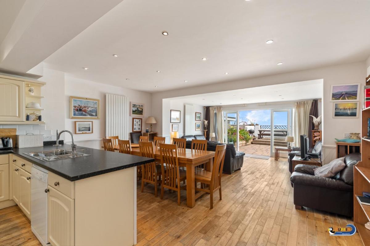 Kilmore - Beach Front House, Direct Beach Access, Spectacular Sea Views - Housity