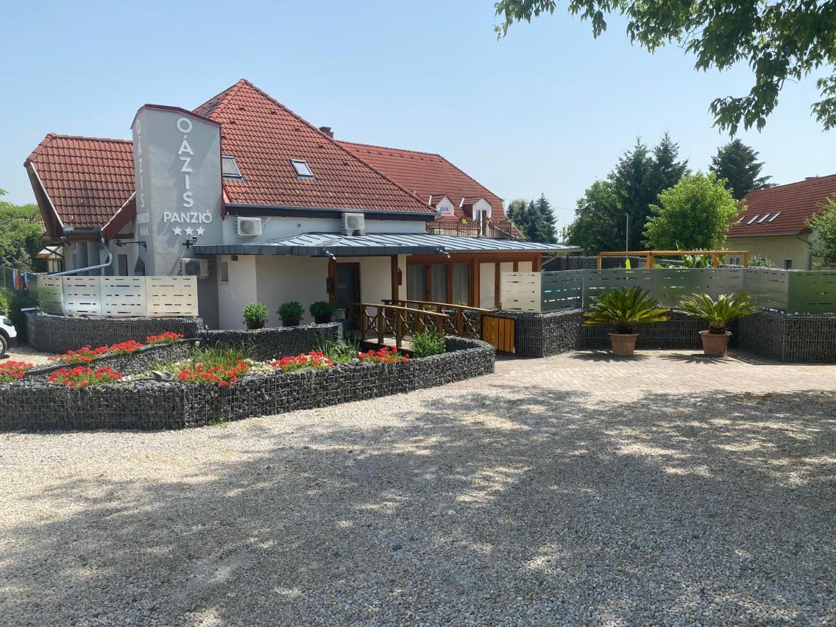 Oázis Panzió - Housity