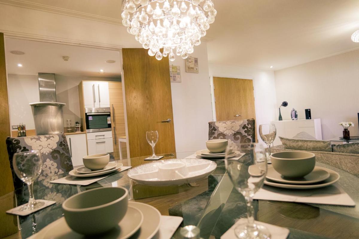 Stunning Holiday Stay with Free Gym and Parking - Housity