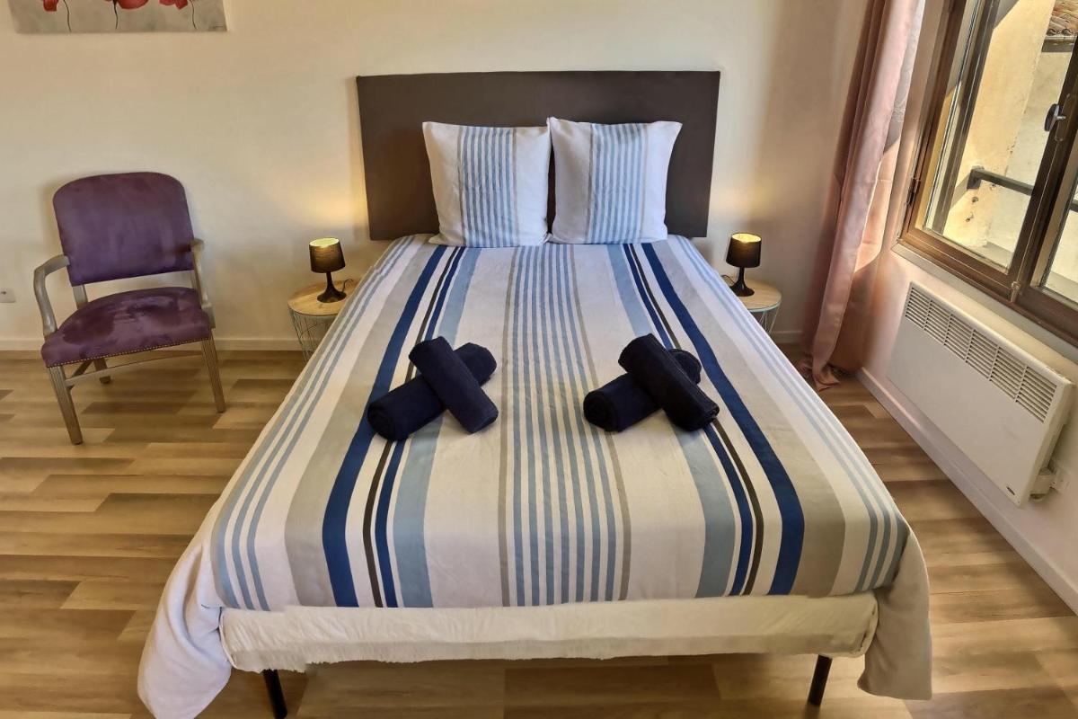 Studio vue sur les toits, lumineux Moustiers #2 - Housity