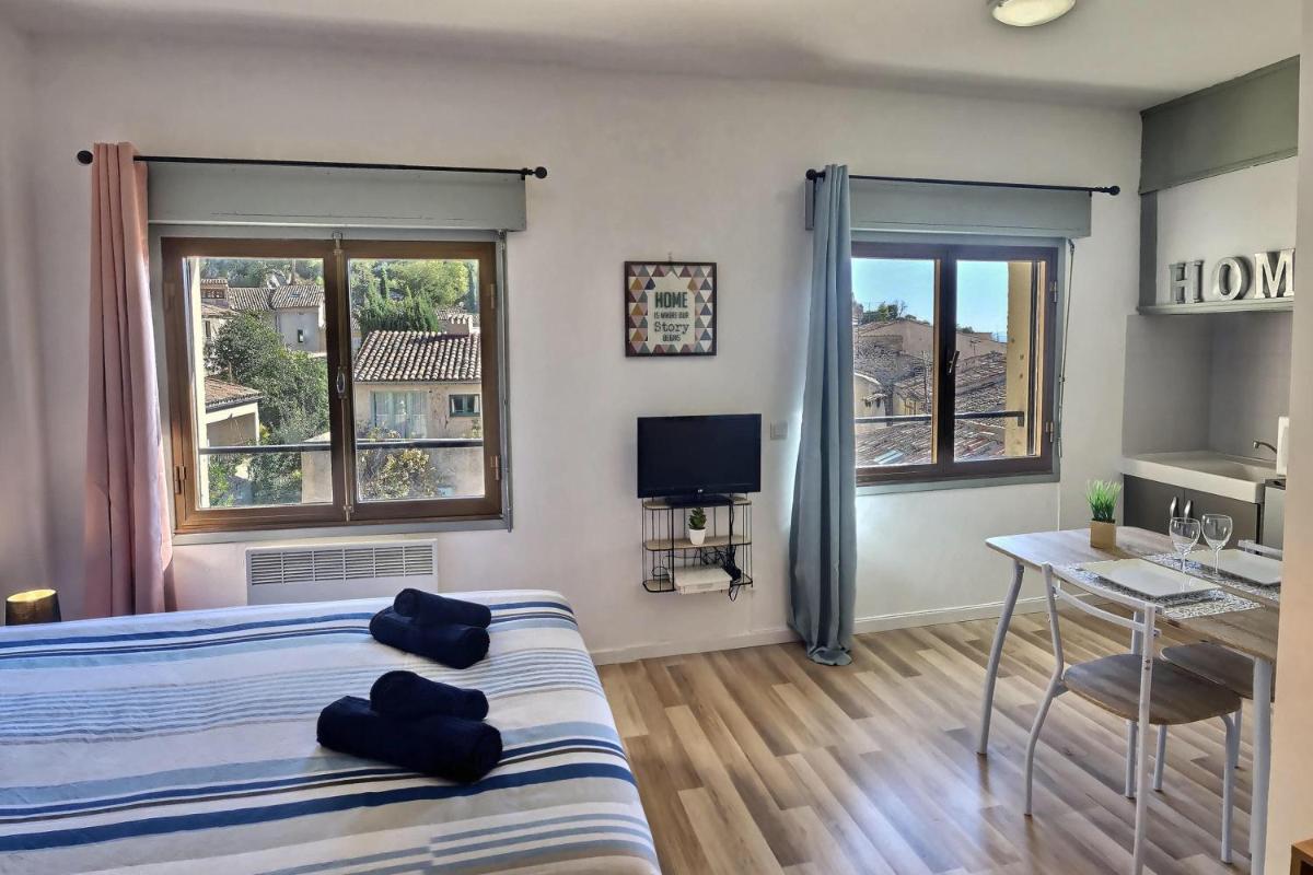 Studio vue sur les toits, lumineux Moustiers #2 - Housity