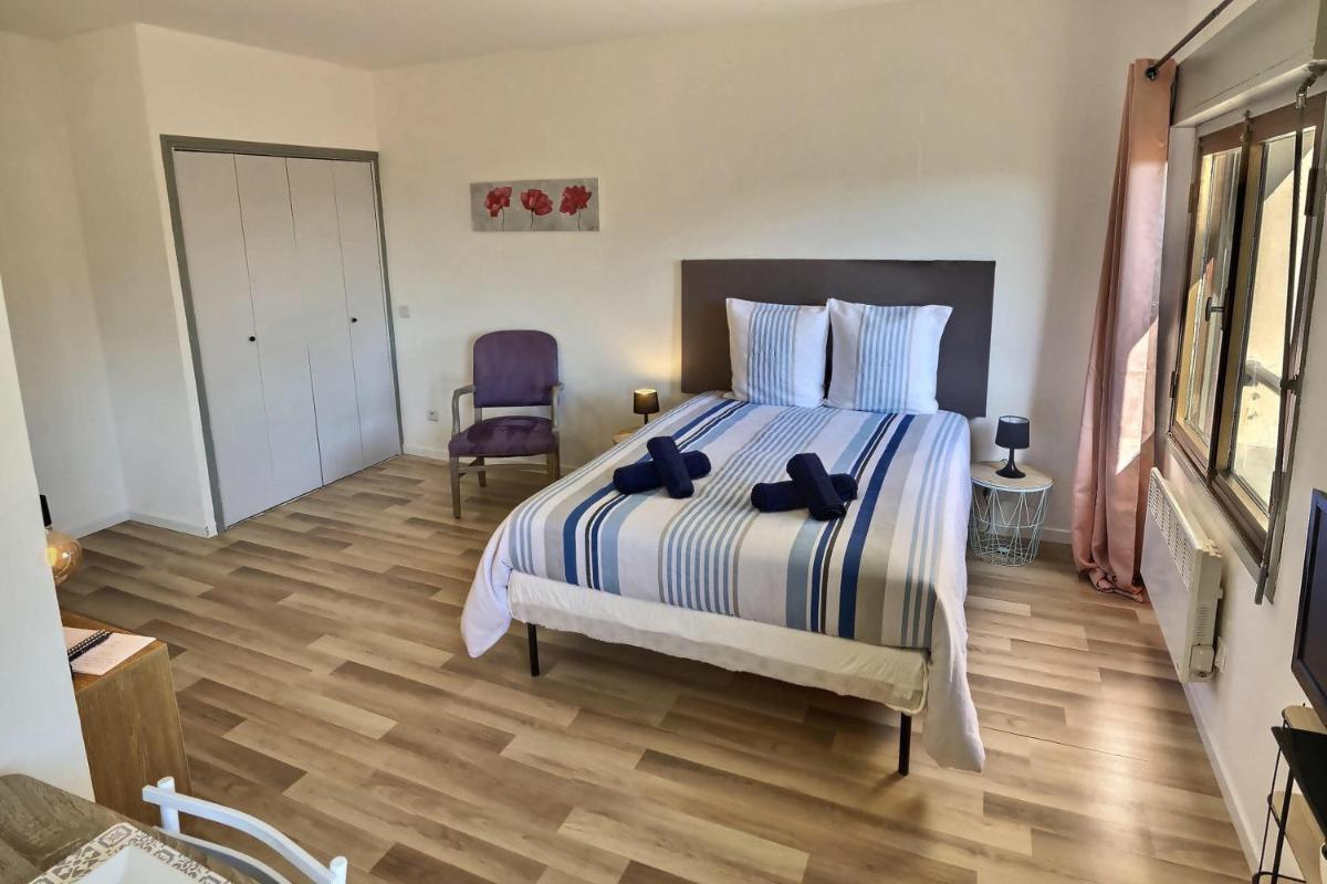 Studio vue sur les toits, lumineux Moustiers #2 - Housity