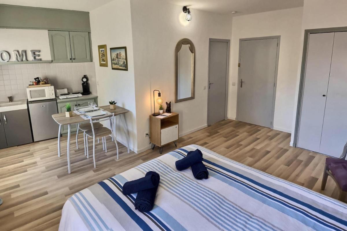Studio vue sur les toits, lumineux Moustiers #2 - Housity