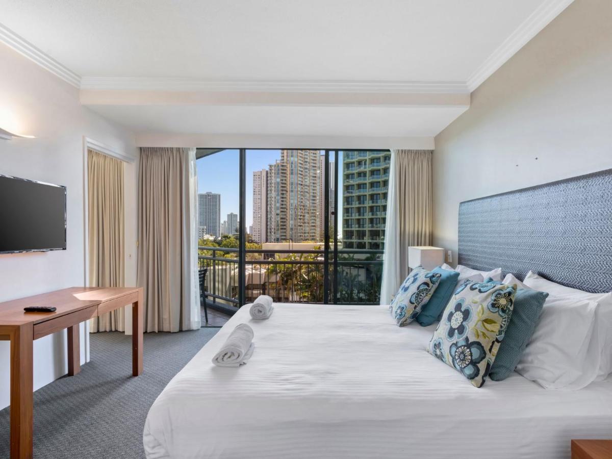 Crown Tower Spacious 1 Bedroom Apartment - Housity