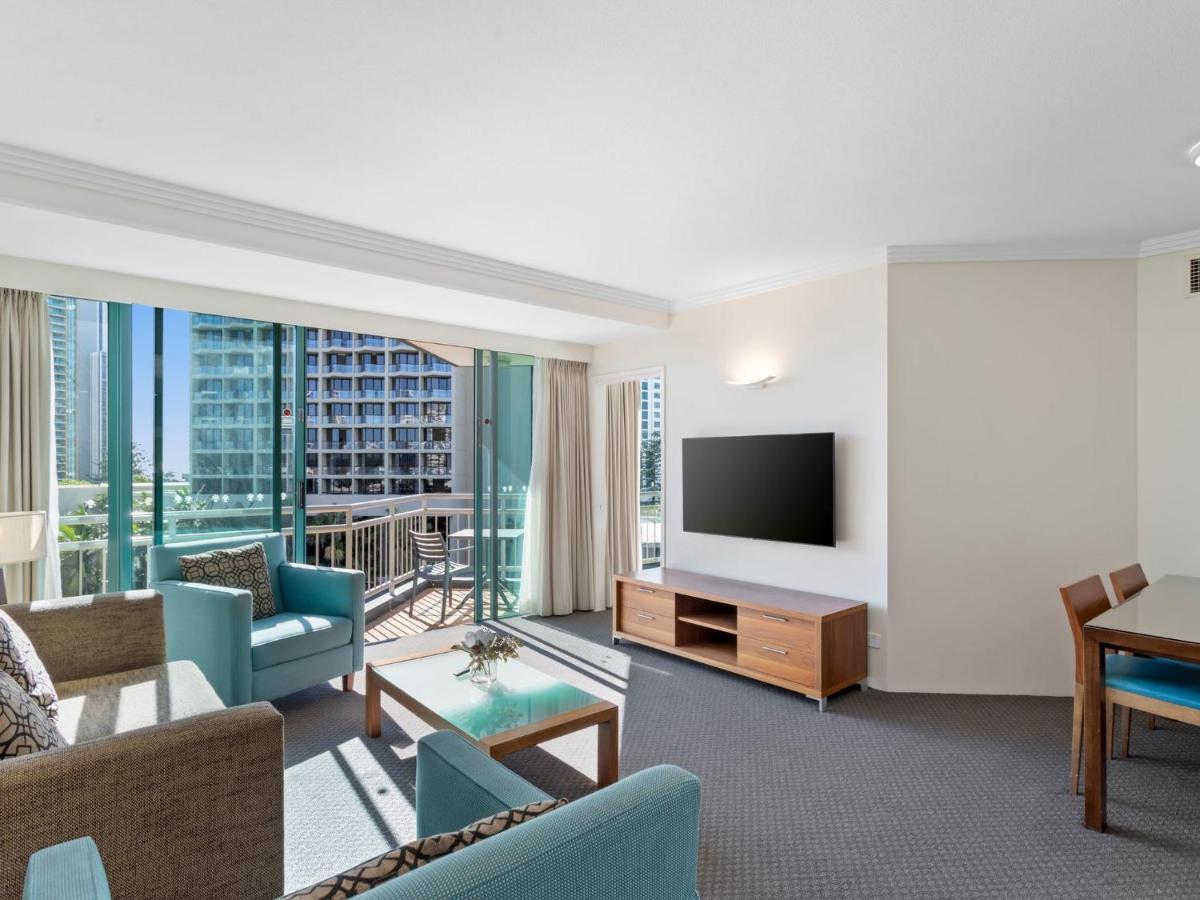 Crown Tower Spacious 1 Bedroom Apartment - Housity
