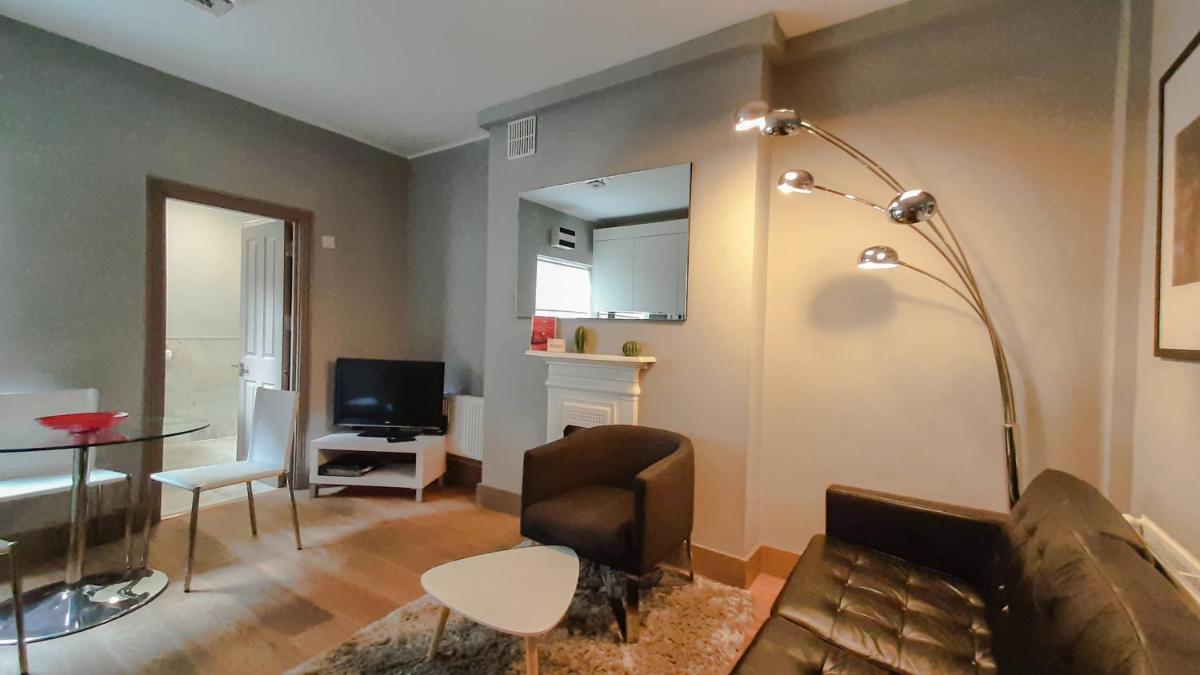 One Bed Serviced Apts near Oxford Street Lower ground - Housity