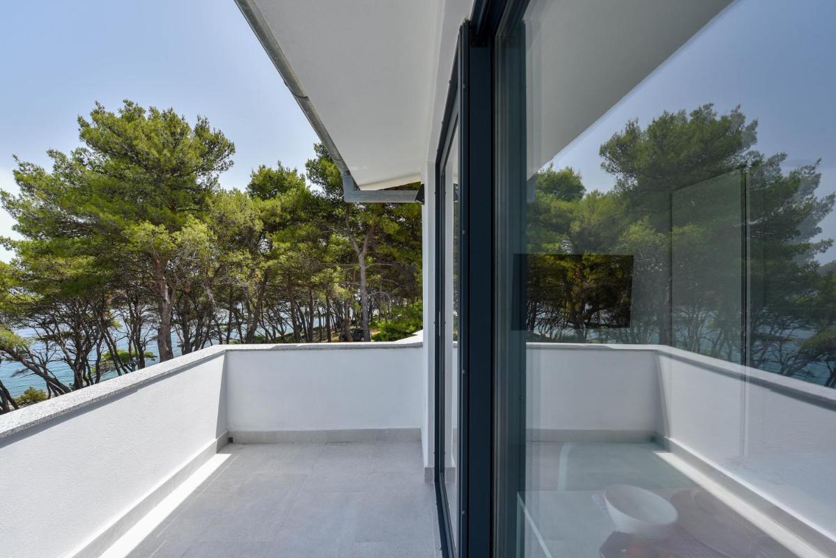 Lazaneo Seafront Apartments, Jelsa Hvar - Housity