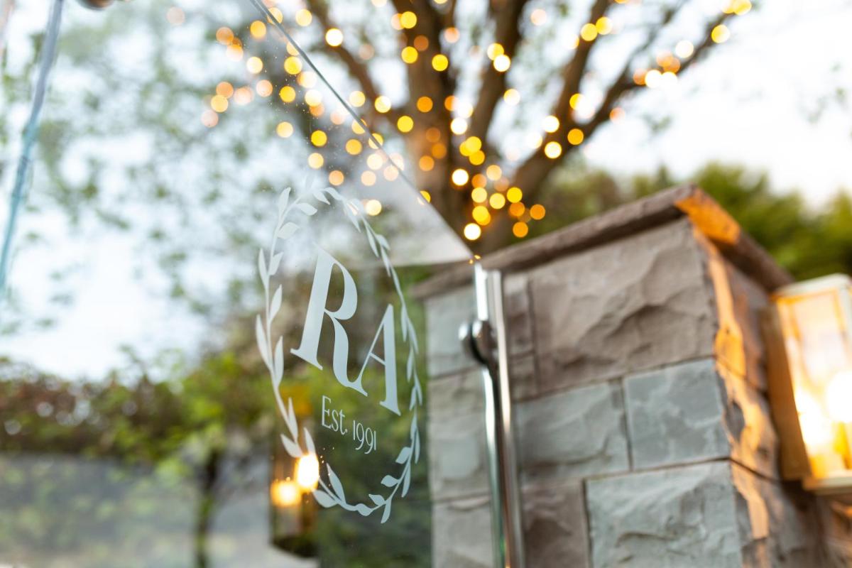 Rufford Arms Hotel - Housity