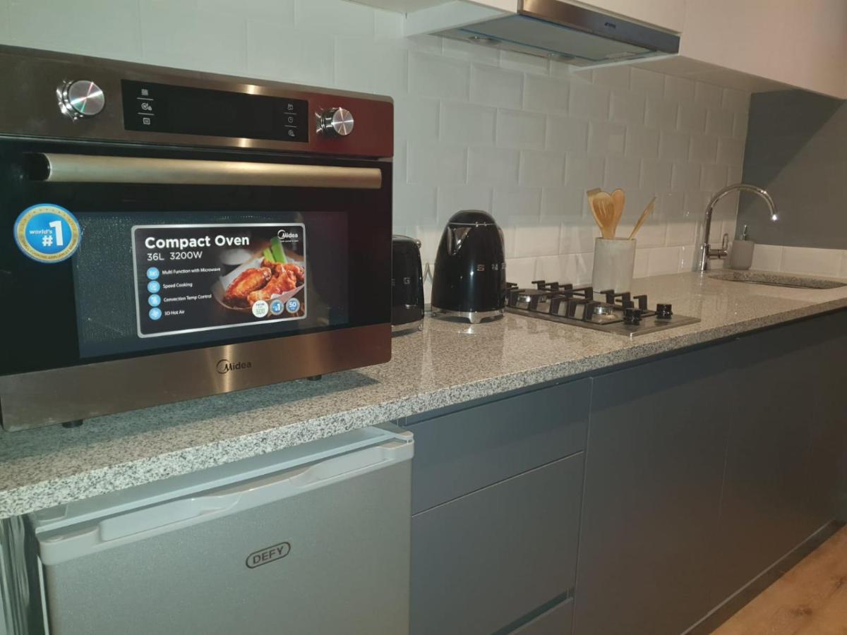 Honeymoon Condo Studio Apartments - Housity
