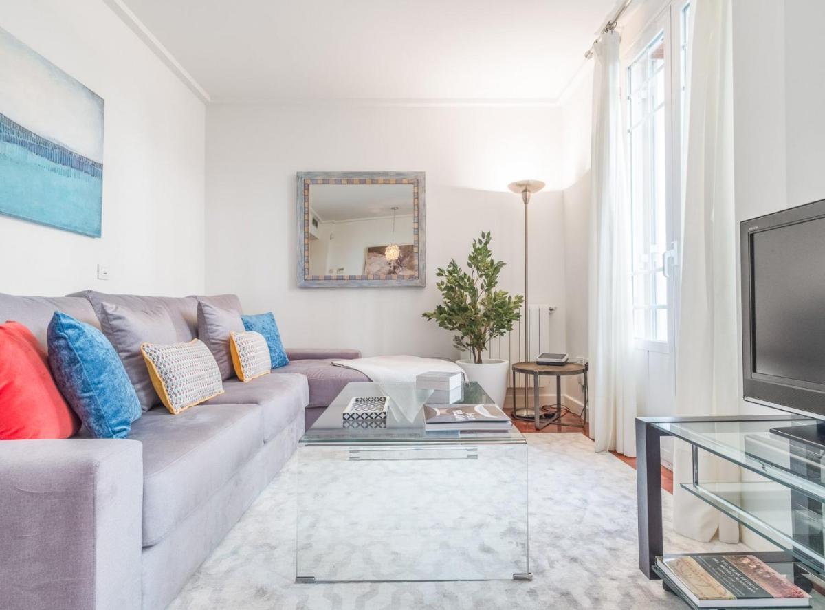 Charming 2-Bedroom Apartment in Retiro Perfect Madrid Location Retiro VI - Housity