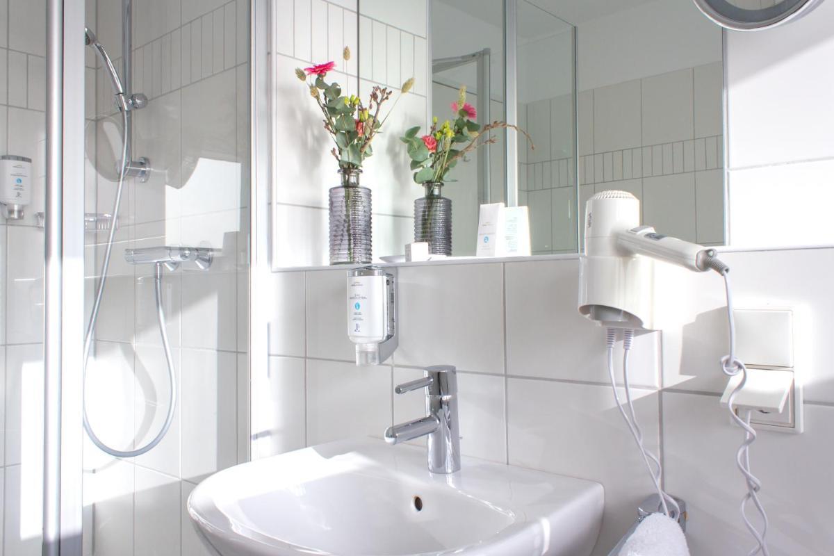 Astenturm Hotel - Housity