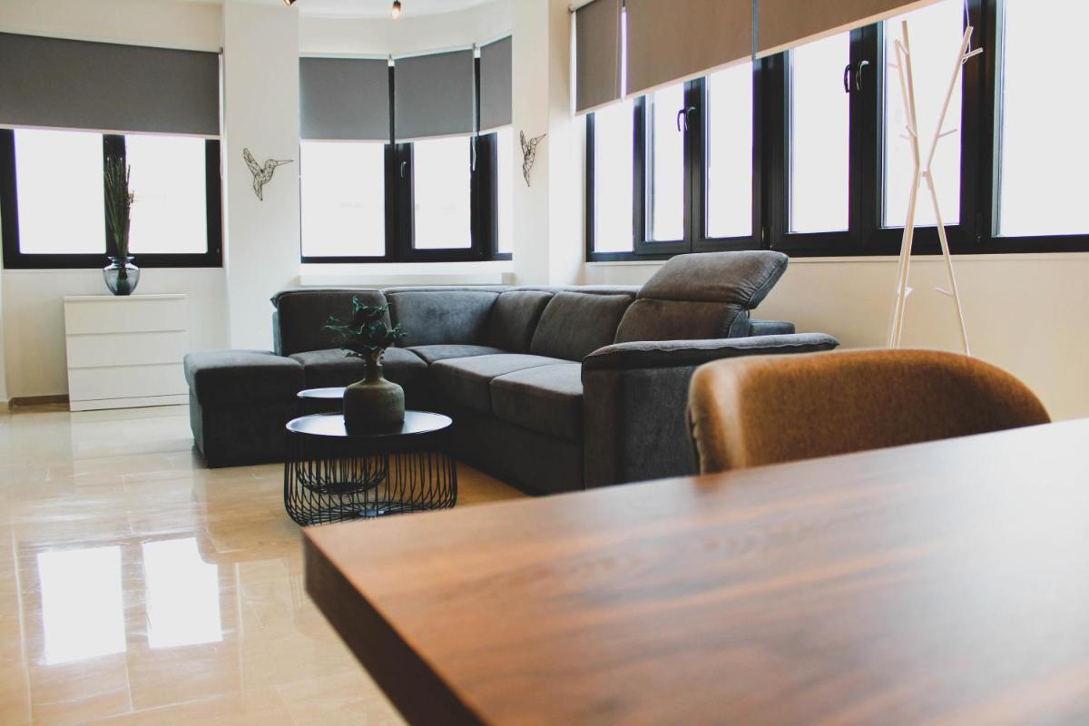 Sunlight - Volos City Center [Spacious Modern Apartments] - Hizvo