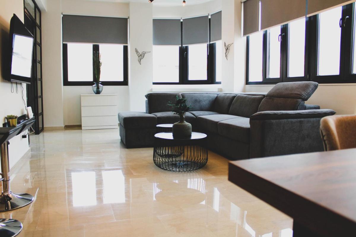 Sunlight - Volos City Center [Spacious Modern Apartments] - Hizvo