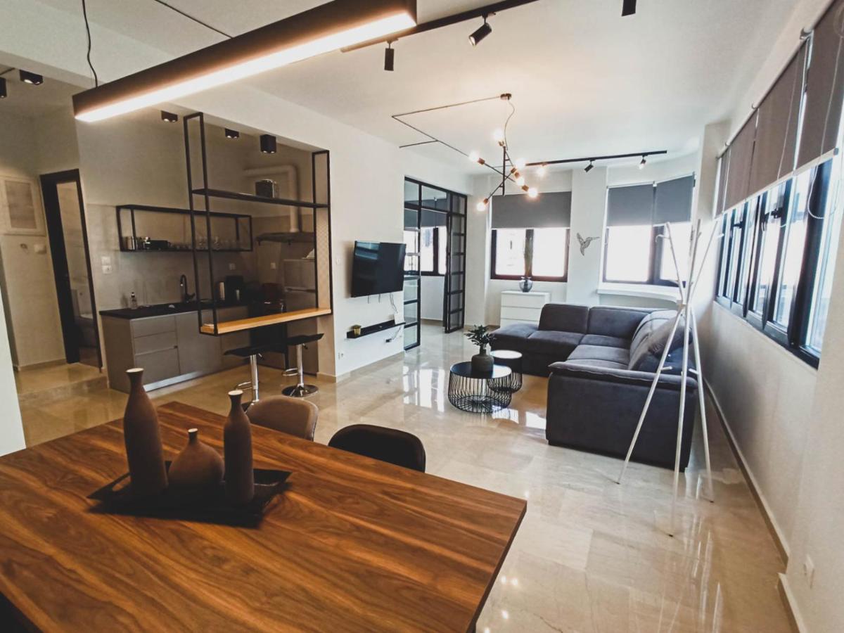 Sunlight - Volos City Center [Spacious Modern Apartments] - Hizvo