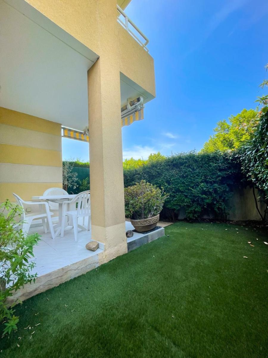 Superb Apartment With Garden Near The Sea - Housity