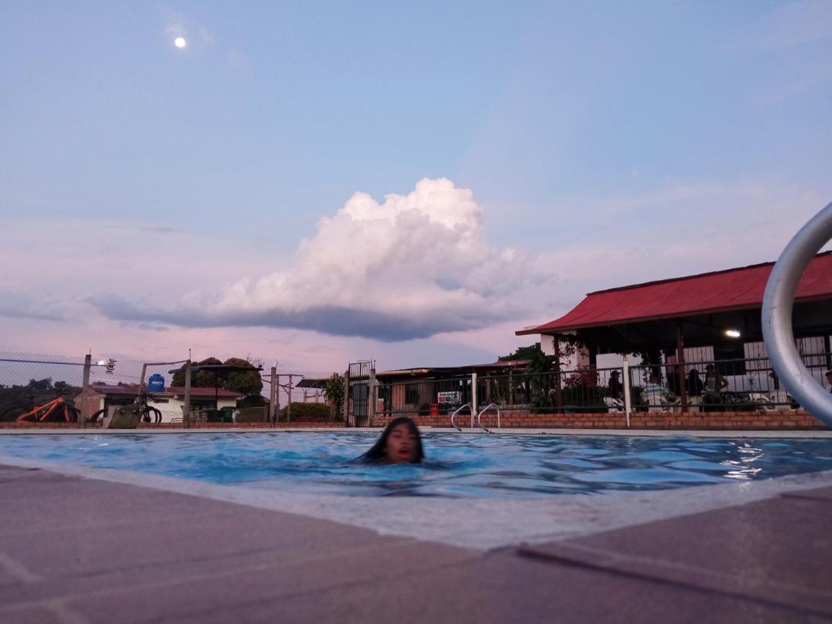 Hospedaje Manuel Valdés - Housity