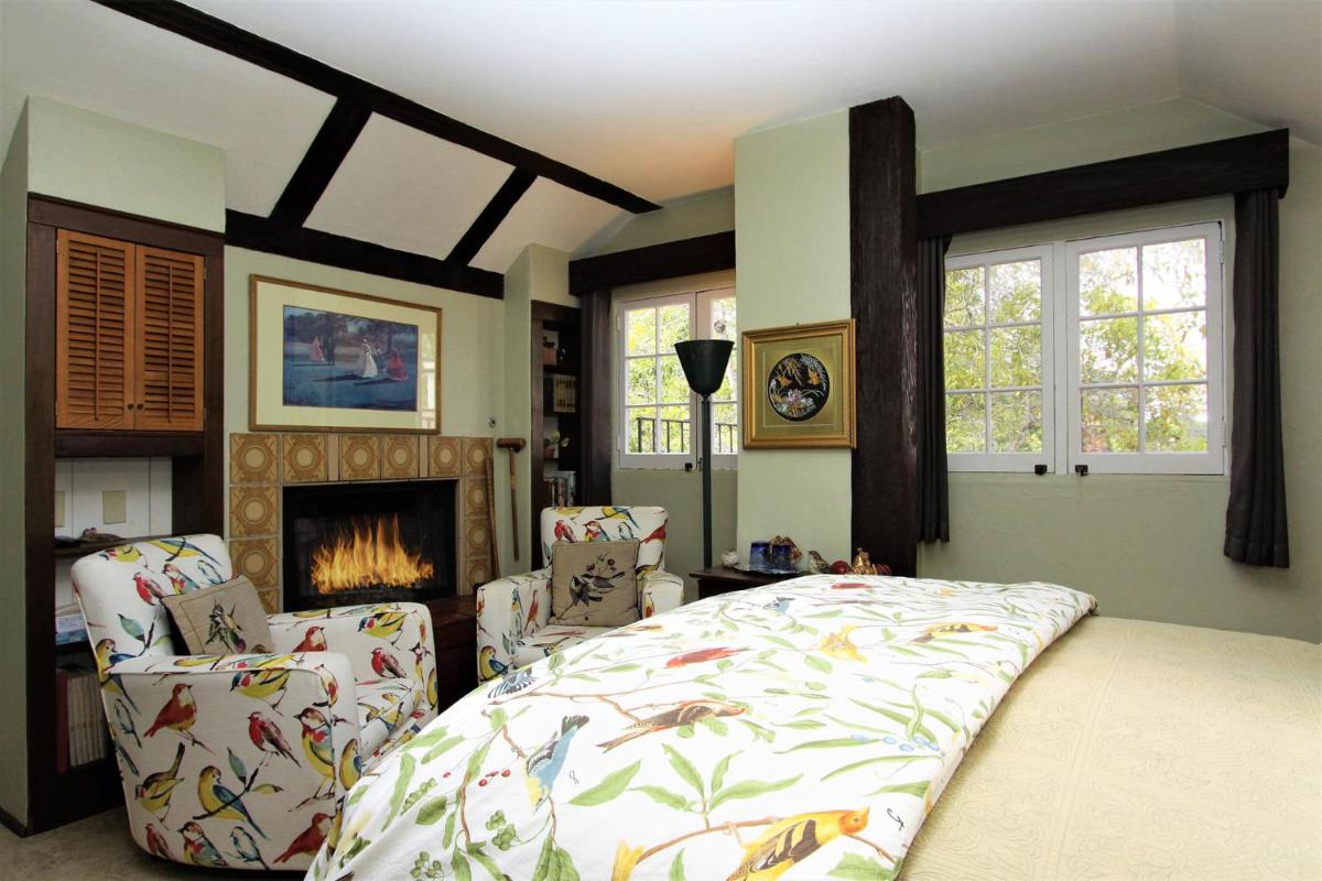 Old Monterey Inn - Housity