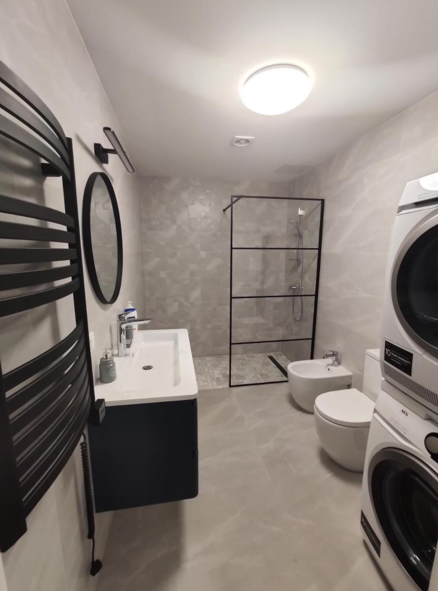SEA GATE APARTMENT 20th floor - Housity