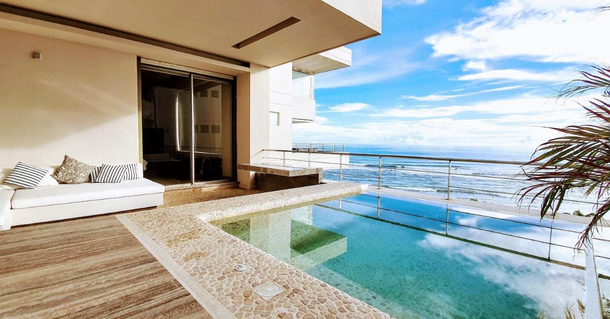 Luxury Beachfront Penthouse Apartment - Hizvo