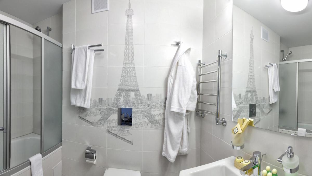 Volga Hotel - Housity